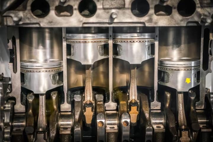 Motorcycle Cylinder: Its Function, Importance, and the Fundamental Component of the Engine | What is What is a Motorcycle Cylinder? The engine of a motorcycle typically consists of a structure with multiple cylinders. Each cylinder is a tube in which a part called a piston moves up and down. Combustion occurs inside the cylinders, and this combustion generates the energy that propels the motorcycle.