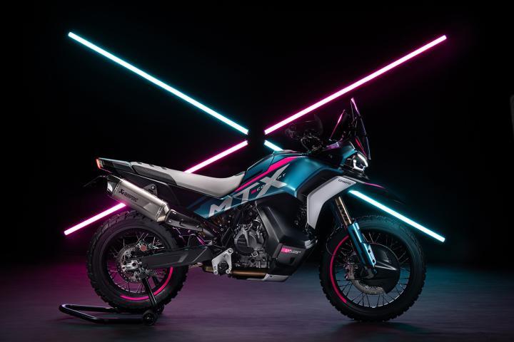 CF MOTO Motorcycles Unveiled at 2023 Eicma: CFMOTO 125NK, CF MOTO MT-X, CF MOTO 450MT... The MT-X CONCEPT, a high-tech vision, manifested a commitment to constant adventure in a dynamic present, blending unique graphics and colors to create a machine with a personality that breaks boundaries.