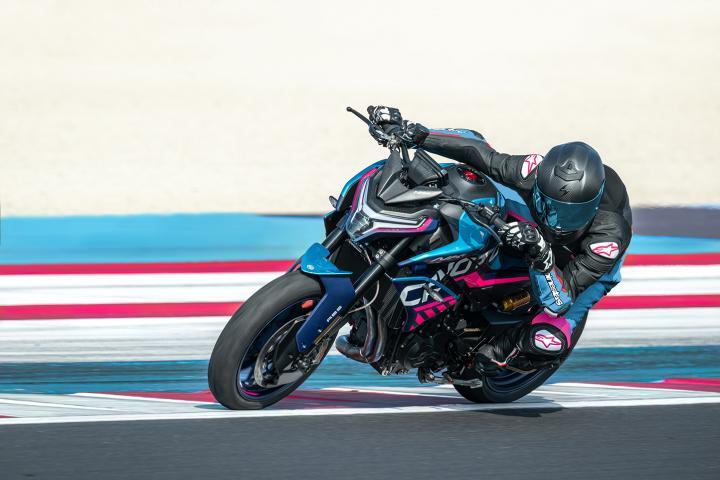 CF MOTO Motorcycles Unveiled at 2023 Eicma: CFMOTO 125NK, CF MOTO MT-X, CF MOTO 450MT... The 800NK GP, the most powerful in the NK series, embodied the ambition of CFMOTO's MotoGP™-affiliated Moto3™ racing project. It promised a sporty riding position and elite technical specifications, presenting a formidable presence on the track.