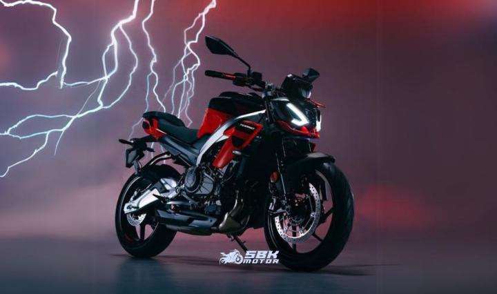 Aprilia reveals the 2025 Tuono 457 at Eicma Fair, offering A2 riders a high-performance naked bike with 47.6 hp and a unique 270-degree crank sound. Discover the details and specs of the Tuono 457 here!