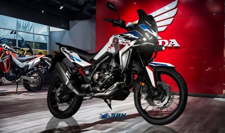 Honda Motorcycles Unveiled at 2024 EICMA: New Features and Updates Africa Twin (New Version): Increased Power and Torque: A new mapping system delivers 7% more torque. Electronic Suspension and Weight Reduction: A new lithium-ion battery reduces weight by 2.5 kg, and an electronic suspension option is now available. Updated DCT: The DCT system has been refined for greater throttle precision.