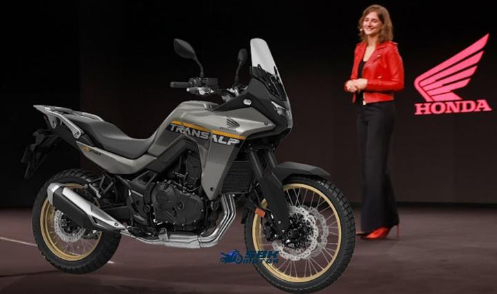 Honda Motorcycles Unveiled at 2024 EICMA: New Features and Updates Honda Transalp 750: Redesigned Aesthetics and Visual Changes: Modifications to the front headlight and suspension settings provide a more dynamic look. New TFT Display and Bluetooth-Enabled Controls: The updated TFT screen and Bluetooth connectivity enhance user experience. Enhanced Stability: Lowering the center of gravity offers better handling, especially on curves. Conclusion: The 2024 EICMA Show unveiled Honda’s exciting innovations, packed with features to meet motorcycle enthusiasts' expectations. These models stand out in terms of design, comfort, performance, and safety, reaffirming why Honda remains one of the world’s top motorcycle brands.