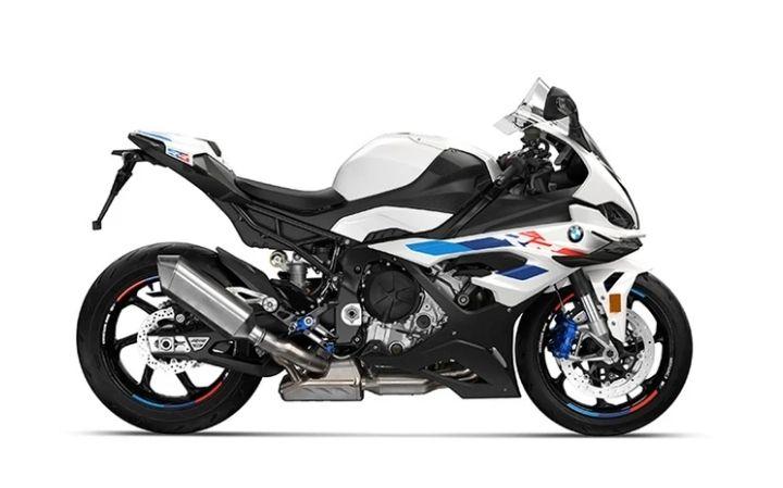 BMW S 1000 RR Motorcycle Model Specifications: Torkue:113nm., Power:210hp, Weight:210, Top Speed:330, Fuel Capacity: 16.5, Fuel consumption: 7, Number of Cylinders:4, Number of Valve: 16