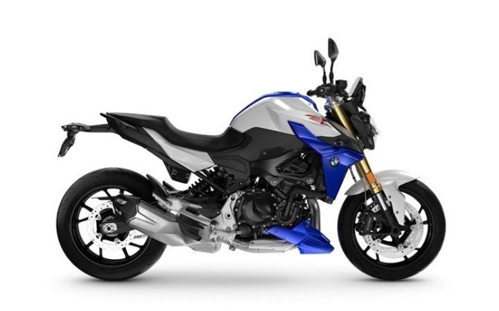 BMW F 900 R Motorcycle Model Specifications: Torkue:92nm., Power:105hp, Weight:219, Top Speed:230, Fuel Capacity: 13, Fuel consumption: 4.7, Number of Cylinders:2, Number of Valve: 8