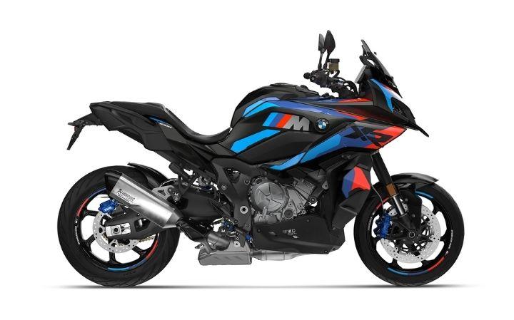 BMW M 1000 XR Motorcycle Model Specifications: Torkue:113nm., Power:201hp, Weight:223, Top Speed:290, Fuel Capacity: 20, Fuel consumption: 7.2, Number of Cylinders:4, Number of Valve: 16
